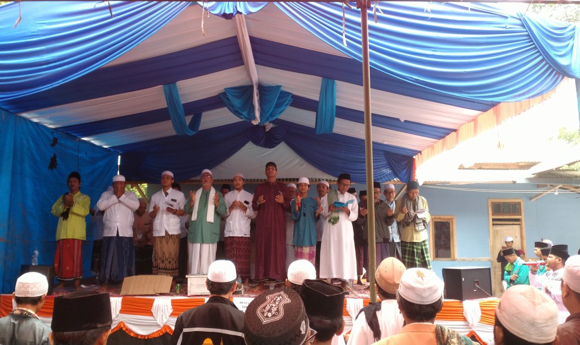 Peringatan Isra dan Mi’raj 1444 H, di Majlis Dzikir dan Sholawat Desa Nasol Dibanjiri Jamaah