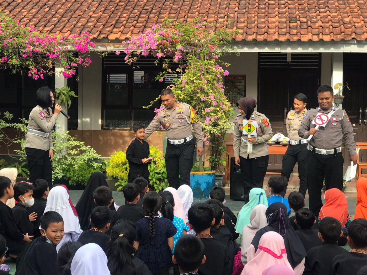 Ops Keselamatan Lodaya 2023, Sat Lantas Polres Banjar Penyuluhan dan Sosialisasi di SDN 1 Banjar