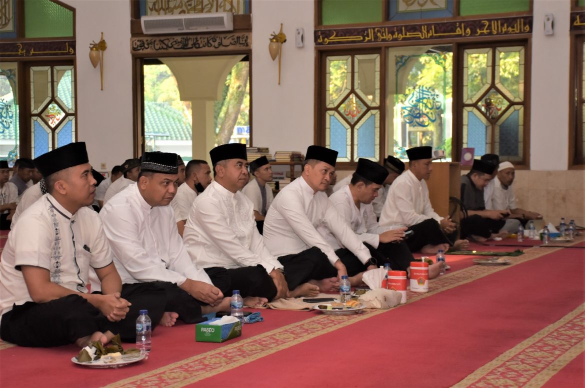Masyarakat dan Warga Kodiklatad Ikuti Istighatsah Kubro Dalam Rangka Isra Mi’raj Nabi Muhammad SAW