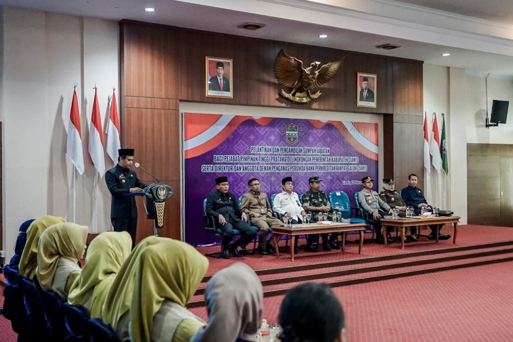 Wabup Ciamis: lantik dan Ambil Sumpah Tiga Orang Pejabat Tinggi Pratama dan Direktur Serta Dewan Pengawas Perumda BPR Galuh Ciamis