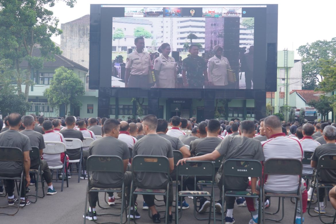 Secara Virtual Makodiklatad Ikuti Launching Aplikasi ETWAD dan Peyerahan Pakaian Seragam PNS TNI AD