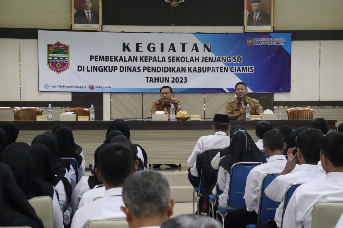 Berikan Pembekalan Pada Kepala Sekolah, Sekda Sampaikan Kepsek Harus Visioner dan Manjadi Tauladan Baik