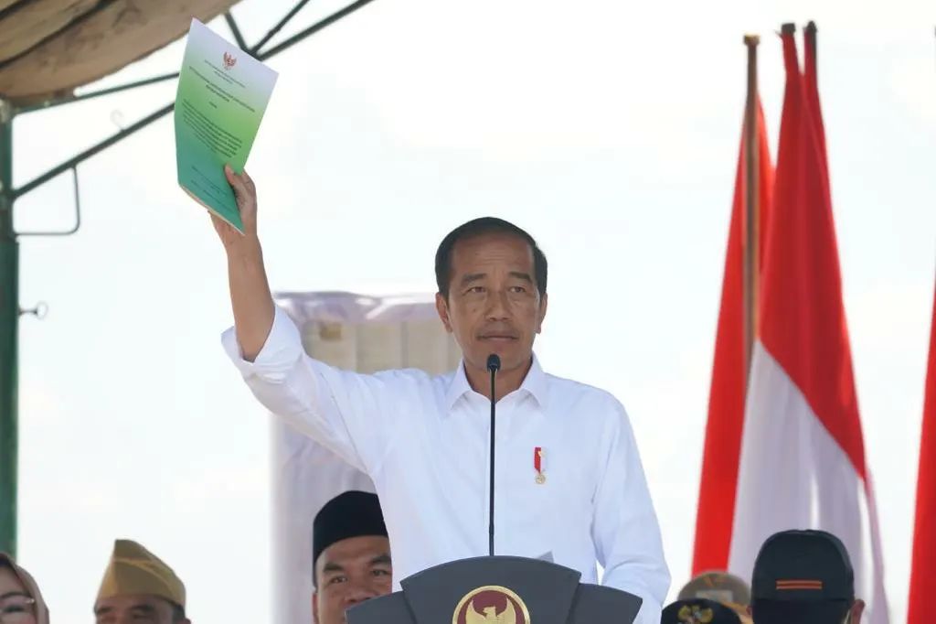 Presiden Jokowi Serahkan Sertifikat Tanah Untuk Masyarakat di Kabupaten Blora