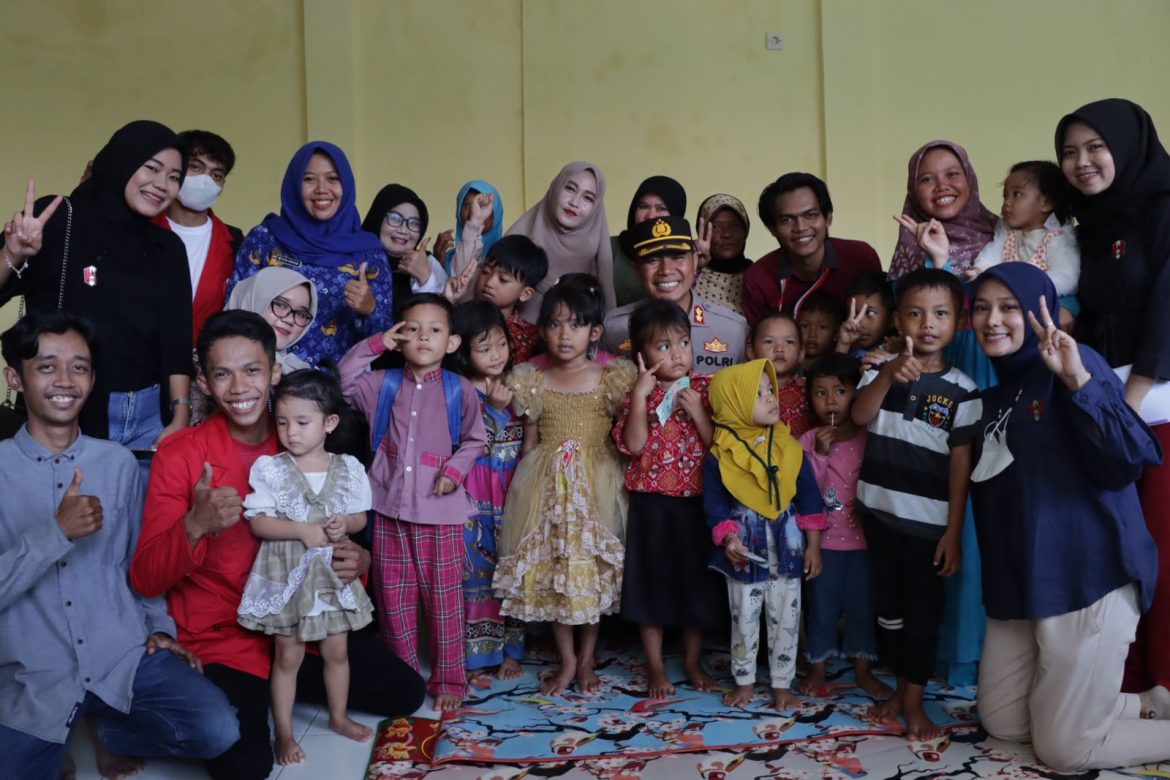 Bersama GMNI Kota Banjar, Kapolres Banjar Baksos Peduli Lansia dan Penurunan Angka Stunting