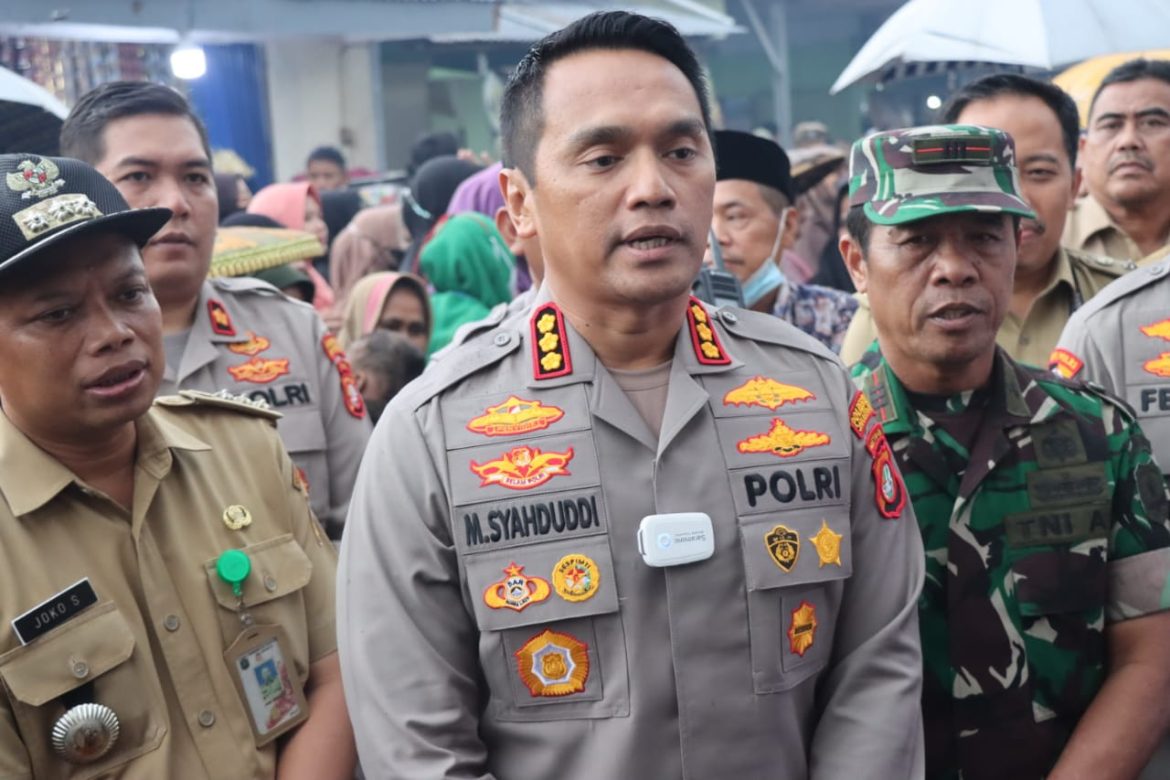 Bantuan Kemanusiaan Polri untuk Masyarakat, Polres Metro Jakarta Barat Salurkan 1000 Paket Bansos