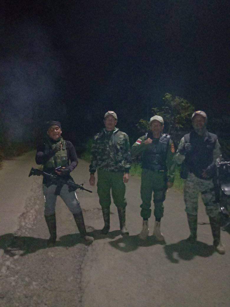 Ciptakan Rasa Aman Babinsa dan Linmas Desa Kiarasari Adakan Giat Patroli Bersama