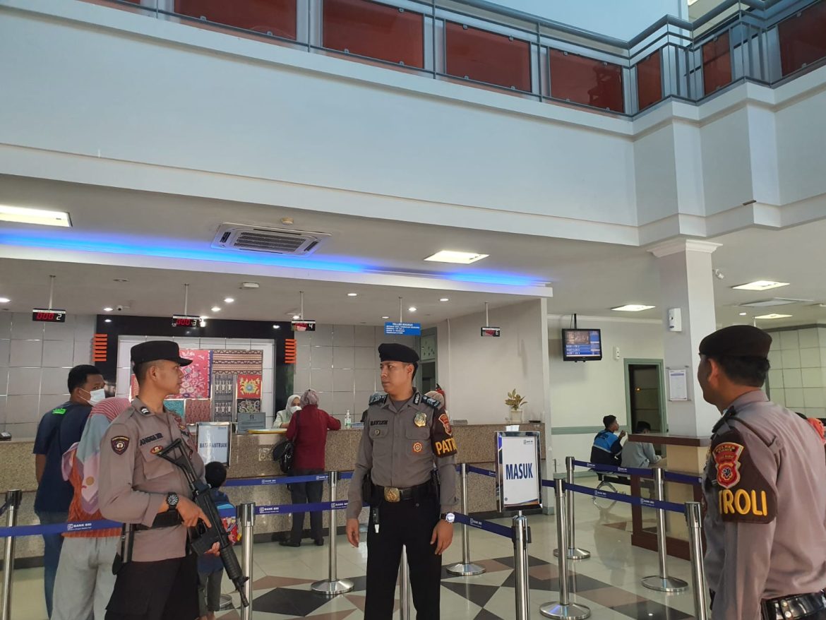 Antisipasi Tindak Kejahatan, Tiga Personel Satuan Samapta Patroli Dialogis ke Obvit di Kab. Ciamis