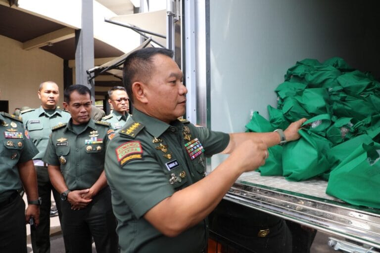 TNI AD Mengabdi Dan Membangun Bersama Rakyat