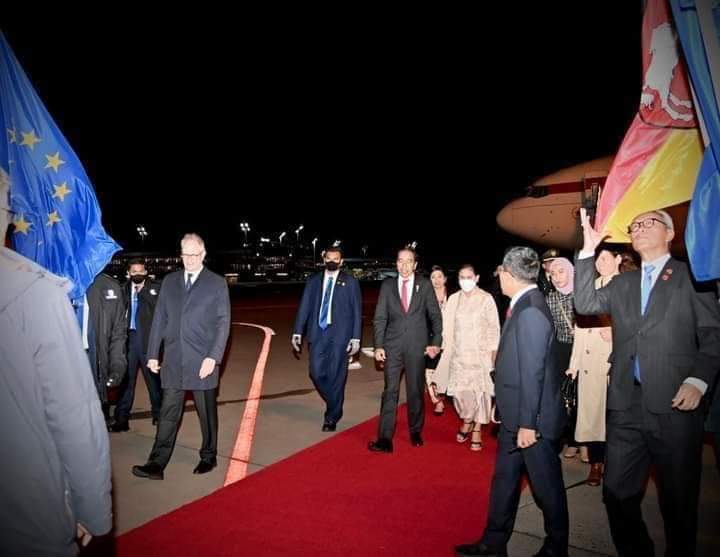 Presiden Jokowi dan Ibu Iriana Tiba di Hannover
