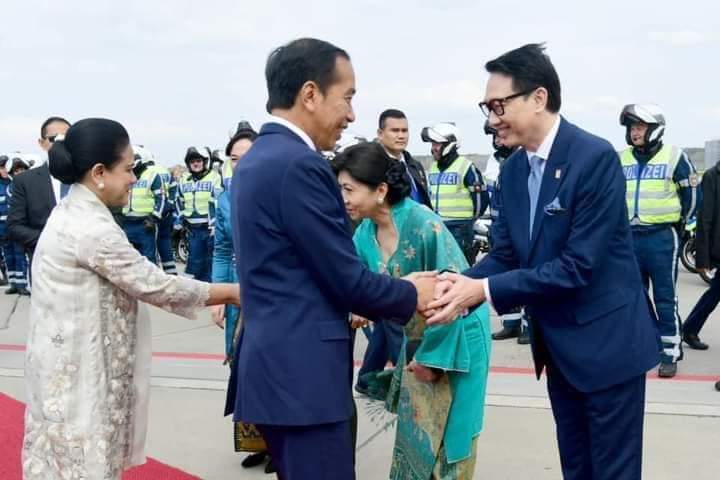 Presiden Jokowi dan Ibu Iriana Kembali Bertolak ke Tanah Air Dari Hannover