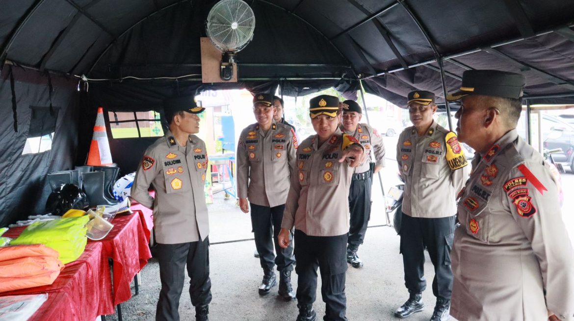 Kapolres Ciamis Dampingi Kunjungan Karo SDM Polda Jabar di Pos Pan Alun Alun Ciamis