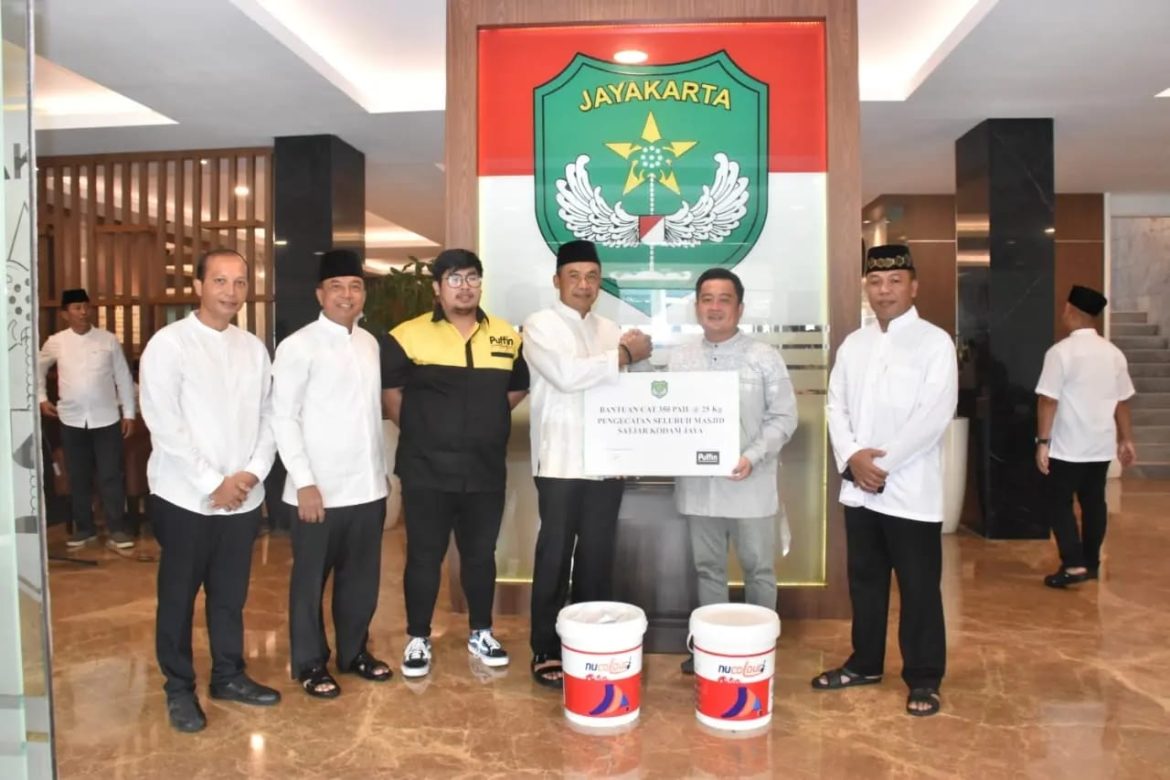 Komisaris Puffin Paint dan PT Viros Prime Solution Berikan Bantuan 350 Pail Cat Untuk Mesjid dan Musholah di Lingkungan Kodam Jaya