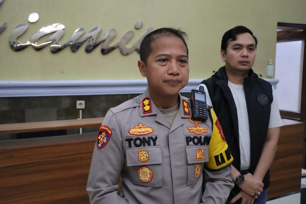 Polres Ciamis Polda Jabar Amankan Terduga Pelaku Aksi Kekerasan Pemukulan Kaca Mobil di Panumbangan