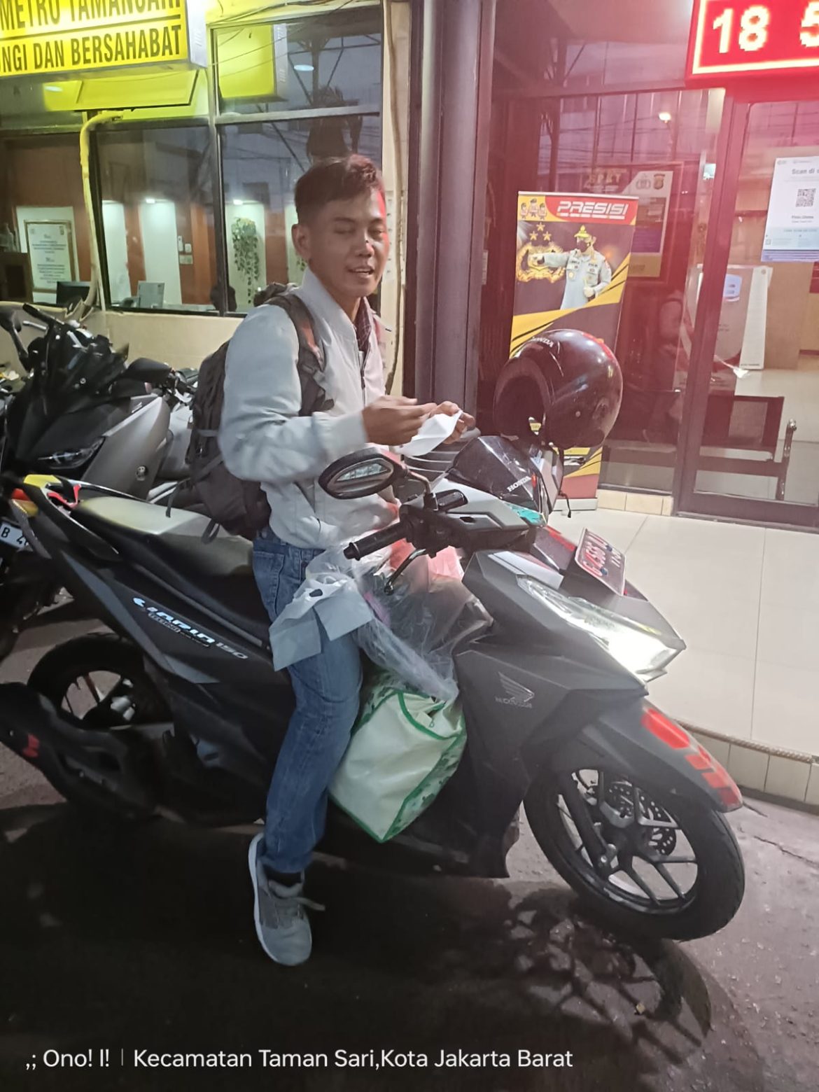 Pemudik Merasa Puas Atas Pelayanan Penitipan Sepeda Motor Yang Di fasilitasi Polsek Metro Taman Sari Jakarta Barat