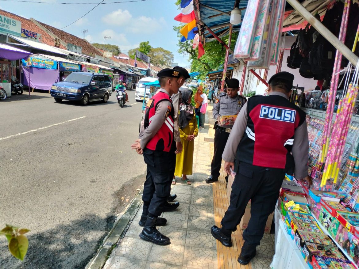 Minimalisir Pelanggaran, Sat Samapta Polres Ciamis Patroli ke Pedagang Kembang Api