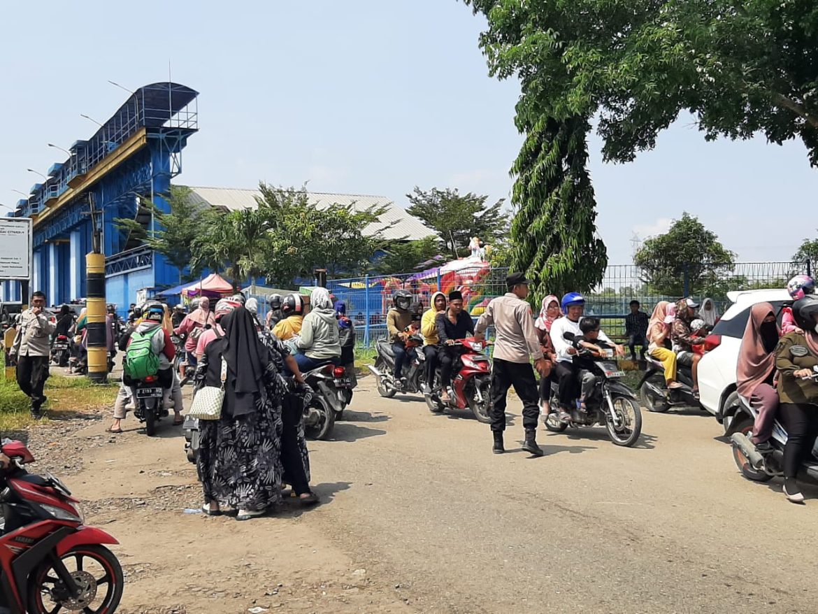 Puluhan Personel Pos Yan Bendungan Manganti Bersiaga Berikan Pelayanan ke Warga