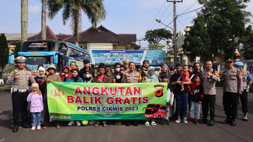 Kapolres Ciamis Lepas Keberangkatan Bus Arus Balik Gratis ke Jakarta