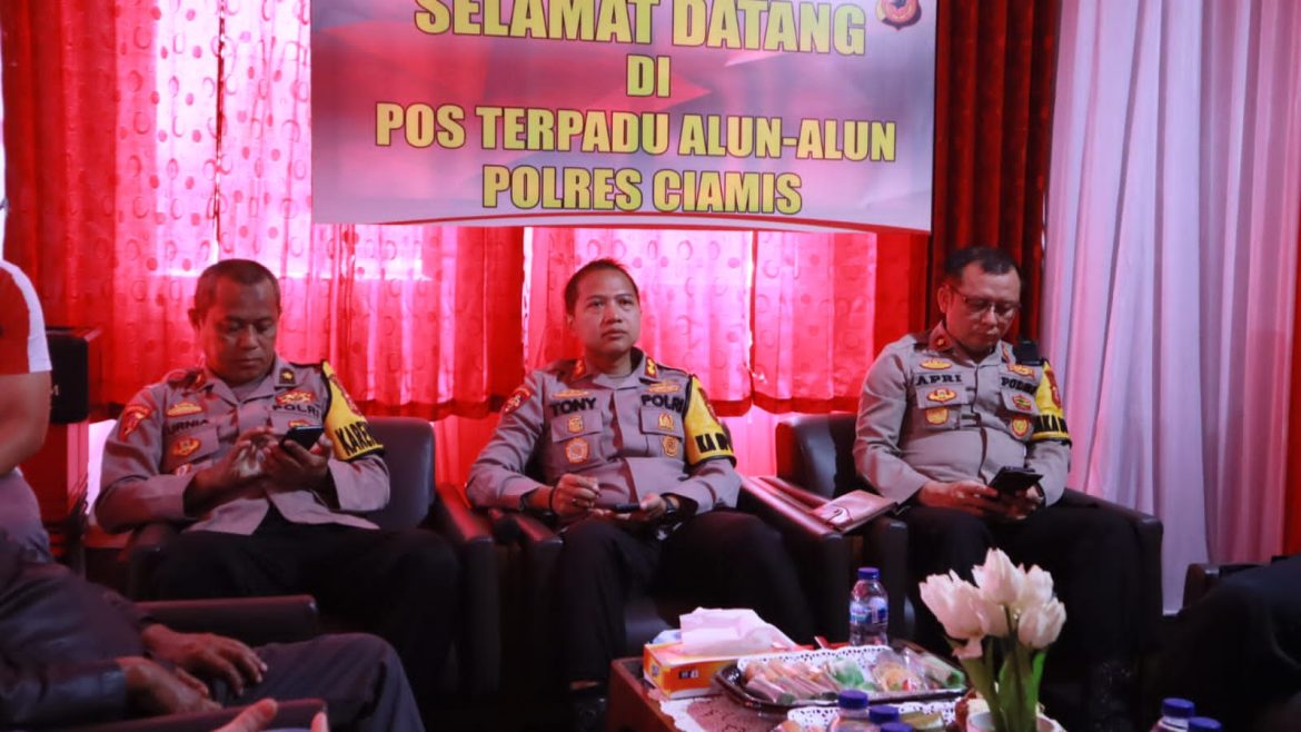 Kapolres Ciamis Vicon Bersama Dengarkan Arahan Kapolda Jabar