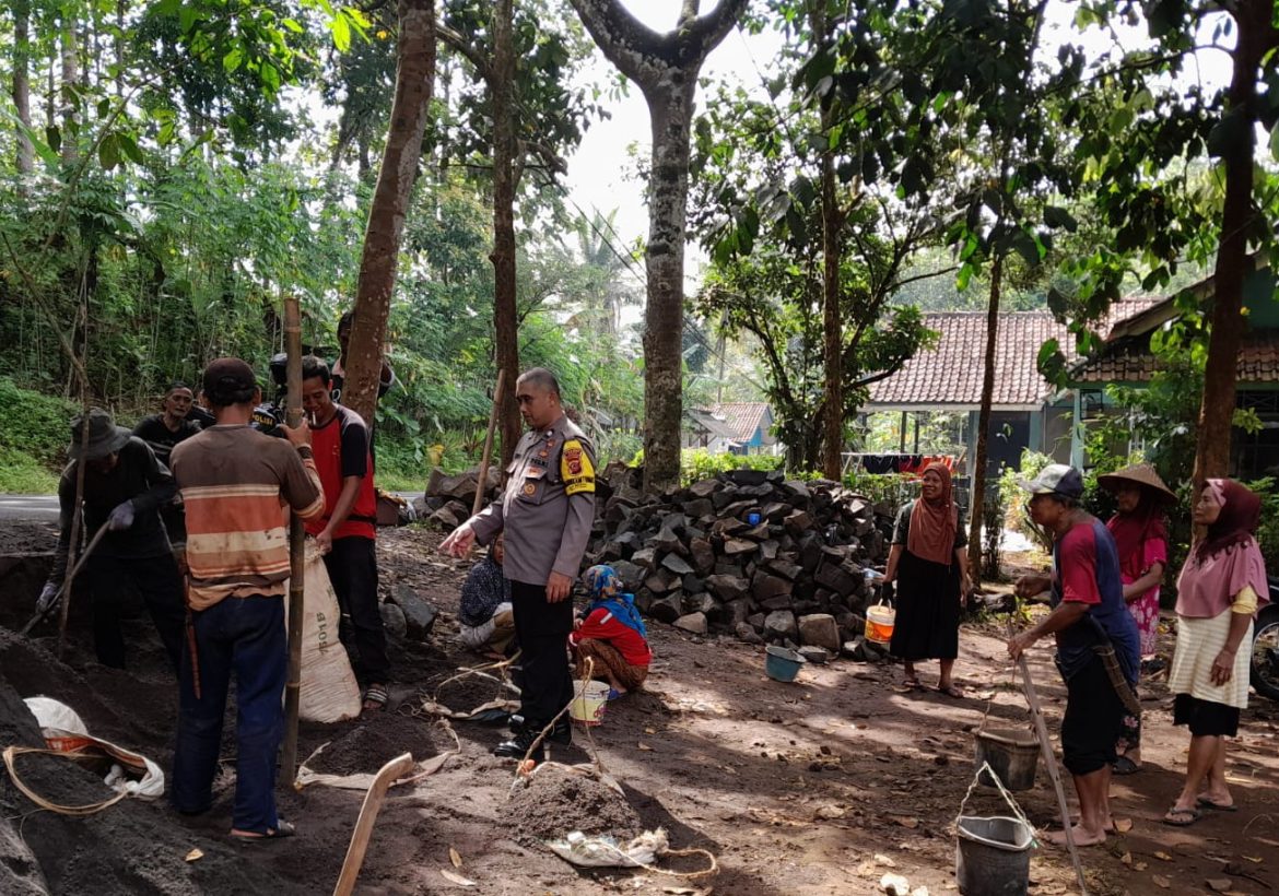Larang Sahur On The Road, Polsek Sukadana Laksanakan Sambang Silaturahmi Ke Desa Margaharja