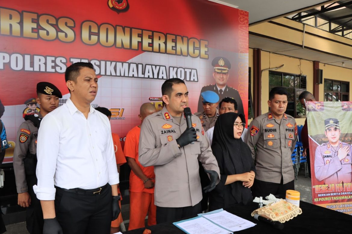 Satreskrim Polres KotaTasikmalaya Ungkap Kasus Penganiayaan Disertai Pengancaman Dengan Sajam