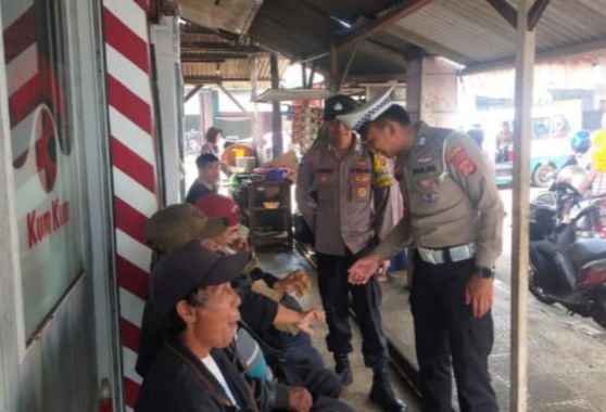 Cipta Kondisi, Polsek Cikoneng Patroli Dialogis di Cikoneng dan Sindangkasih