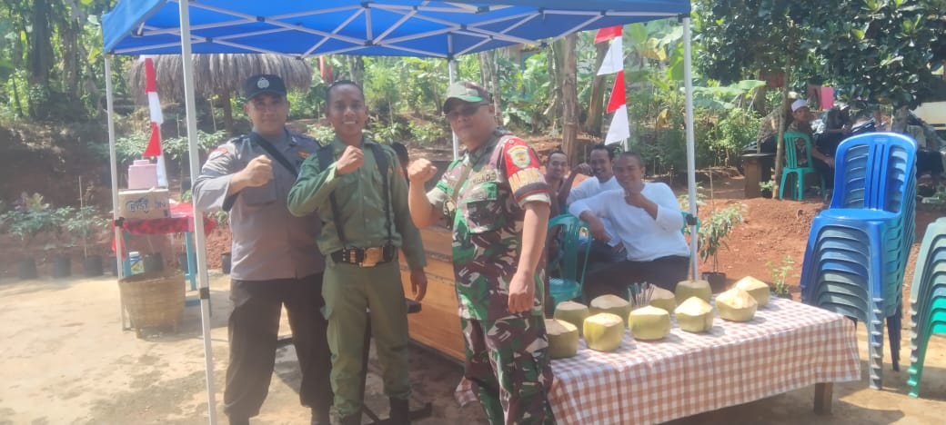 Polsek Sukadana dan Koramil Rajadesa Silaturahmi ke Warga Antisipasi Gangguan Kamtibmas