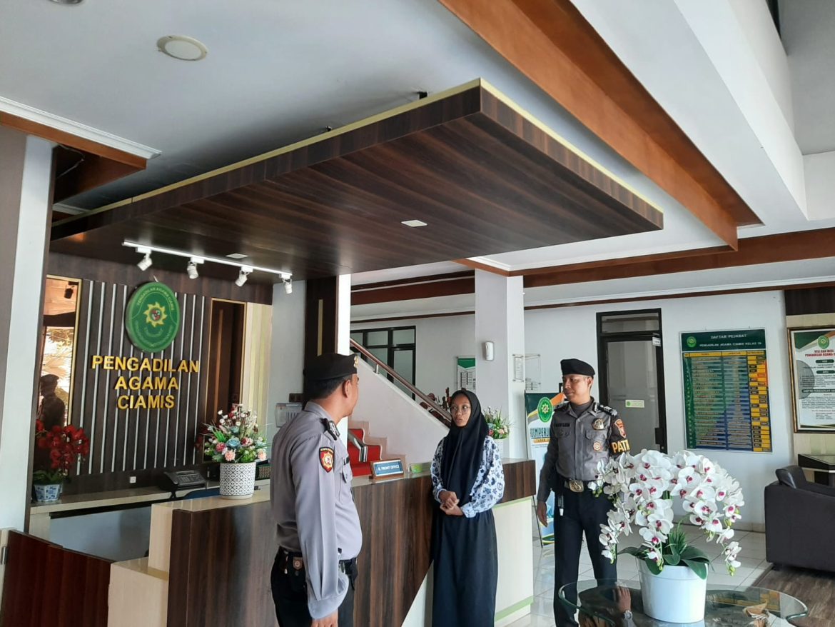 Tangkal Kejahatan dan Premanisme,, Sat Samapta Polres Ciamis Lakukan Patroli Dialogis
