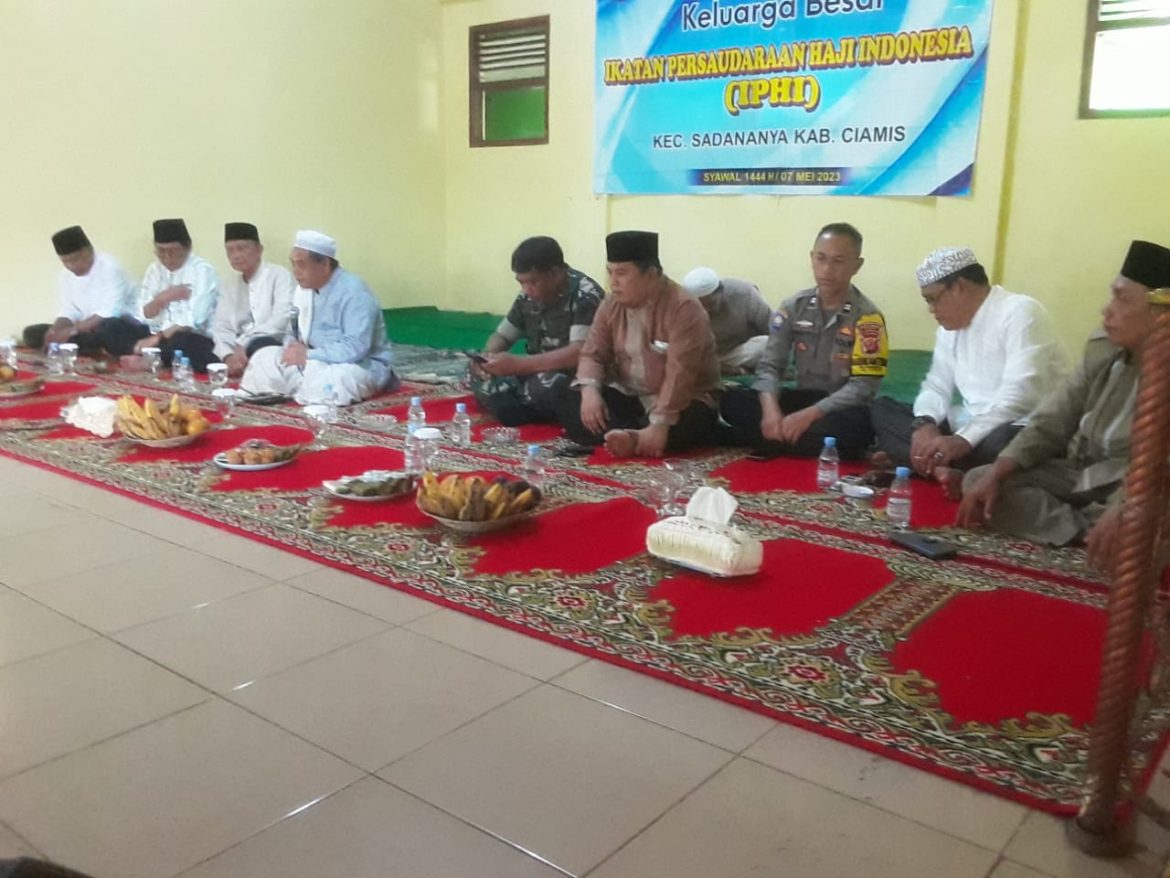 Polsek Ciamis Polres Ciamis Hadiri Pengajian Rutin Bulanan Tingkat Kec. Sadananya