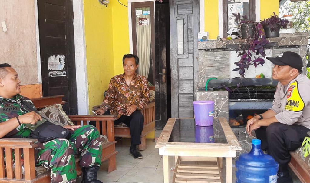 Terciptanya Kamtibmas yang Aman, Polsek Cikoneng Sambang ke Tokoh Msyarakat Desa Gunungcupu