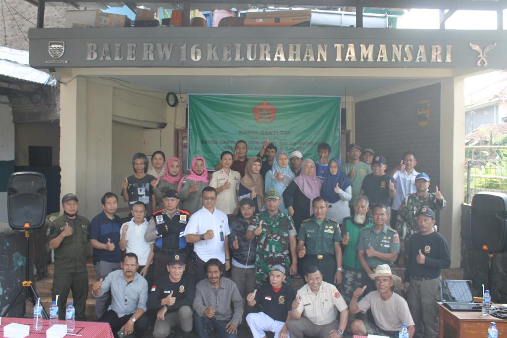 Ciptakan Kemanunggalan Dengan Rakyat, Kodiklatad Gelar Karya Bakti TNI di Kodya Bandung