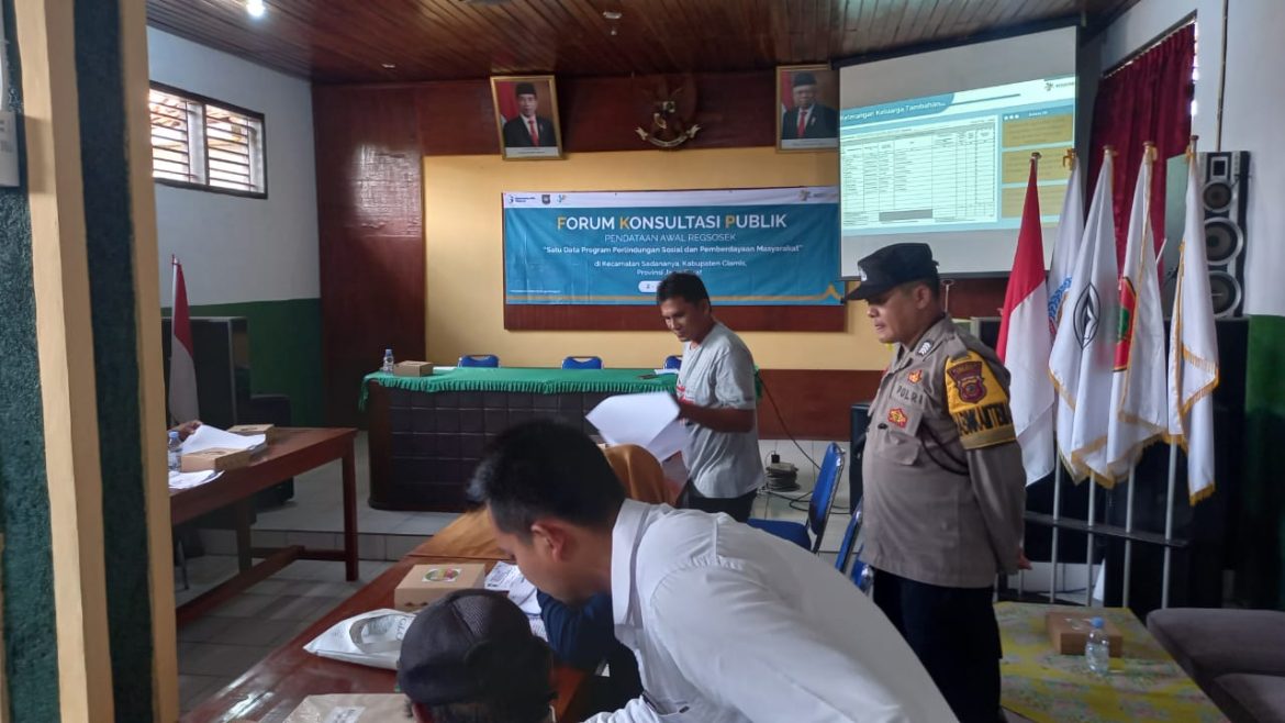 Polsek Ciamis Polres Ciamis Polda Jabar Bersama Koramil Ciamis Monitoring Rapat FKP di Desa Sukajadi