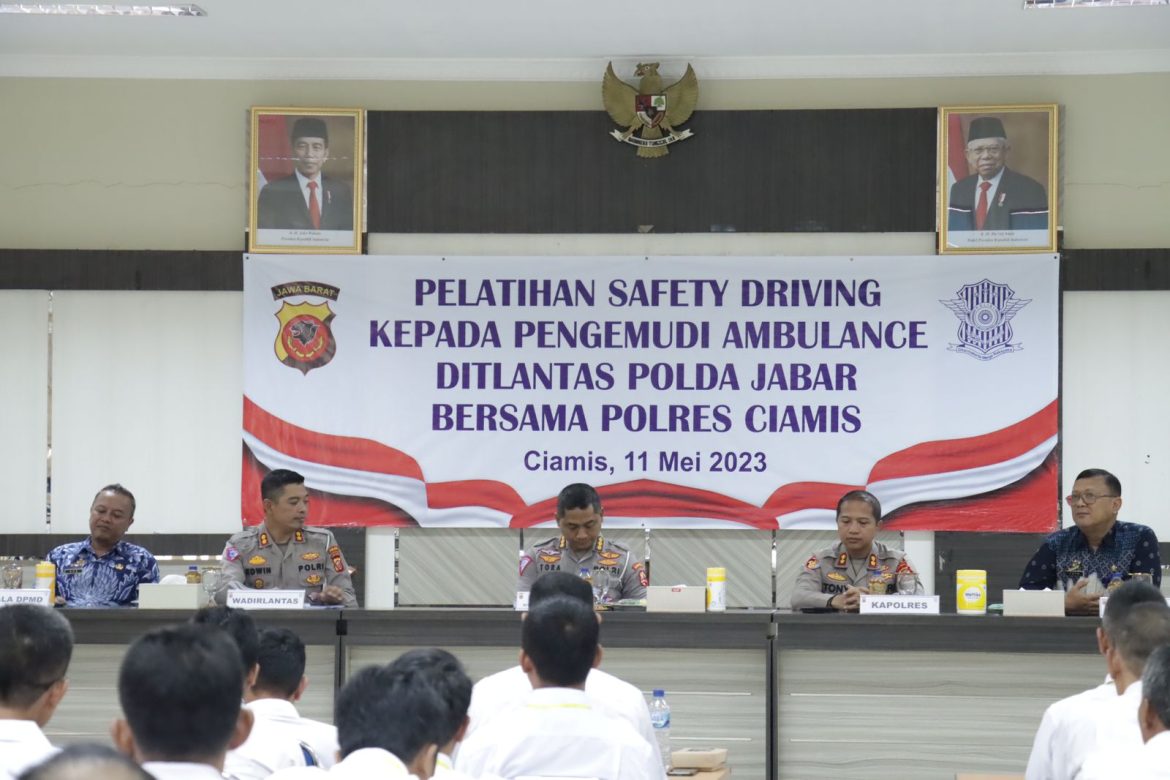 Polres Ciamis dan Dirlantas Polda Jabar Sosialisasikan Safety Driving ke Pengemudi Ambulance