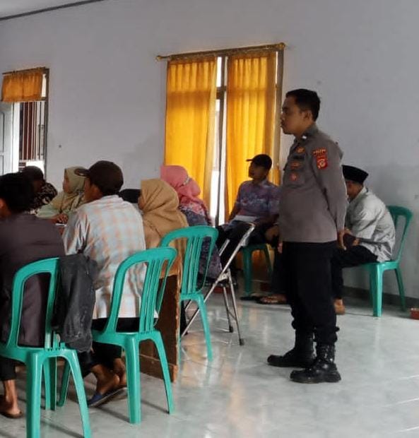 Polsek dan Koramil Rajadesa Monitoring FKP Regsosek di Desa Tigaherang