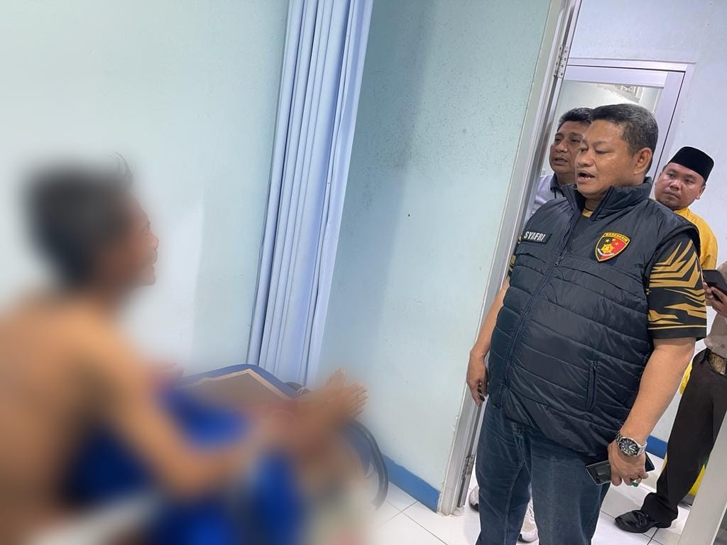 Personel Polsek Kalideres Jakarta Barat Berhasil Menggagalkan Aksi Percobaan Bunuh Diri Seorang Pria Paruh Baya