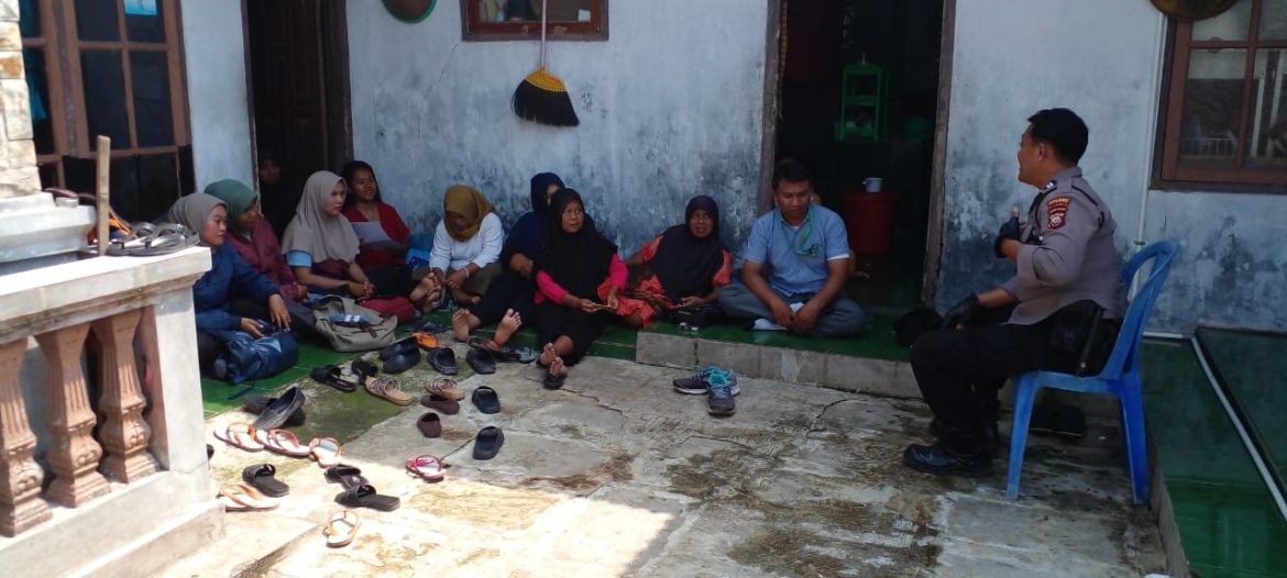 Pelihara Kamtibmas Personel Polsek Lakbok Polres Ciamis Sambangi Warga
