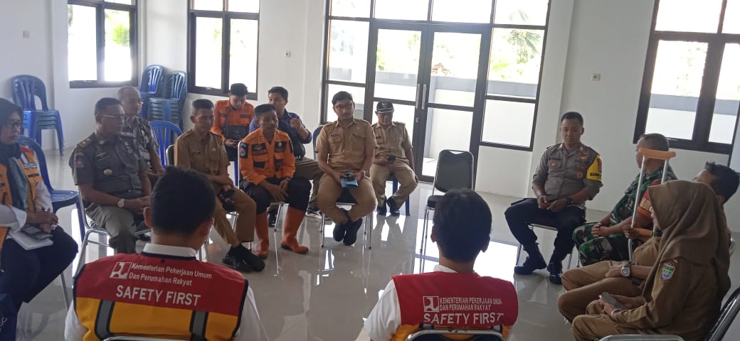 Polsek Cijeungjing Polres Ciamis Polda Jabar Hadiri Rapat Permohonan Ijin Pemangkasan Pohon