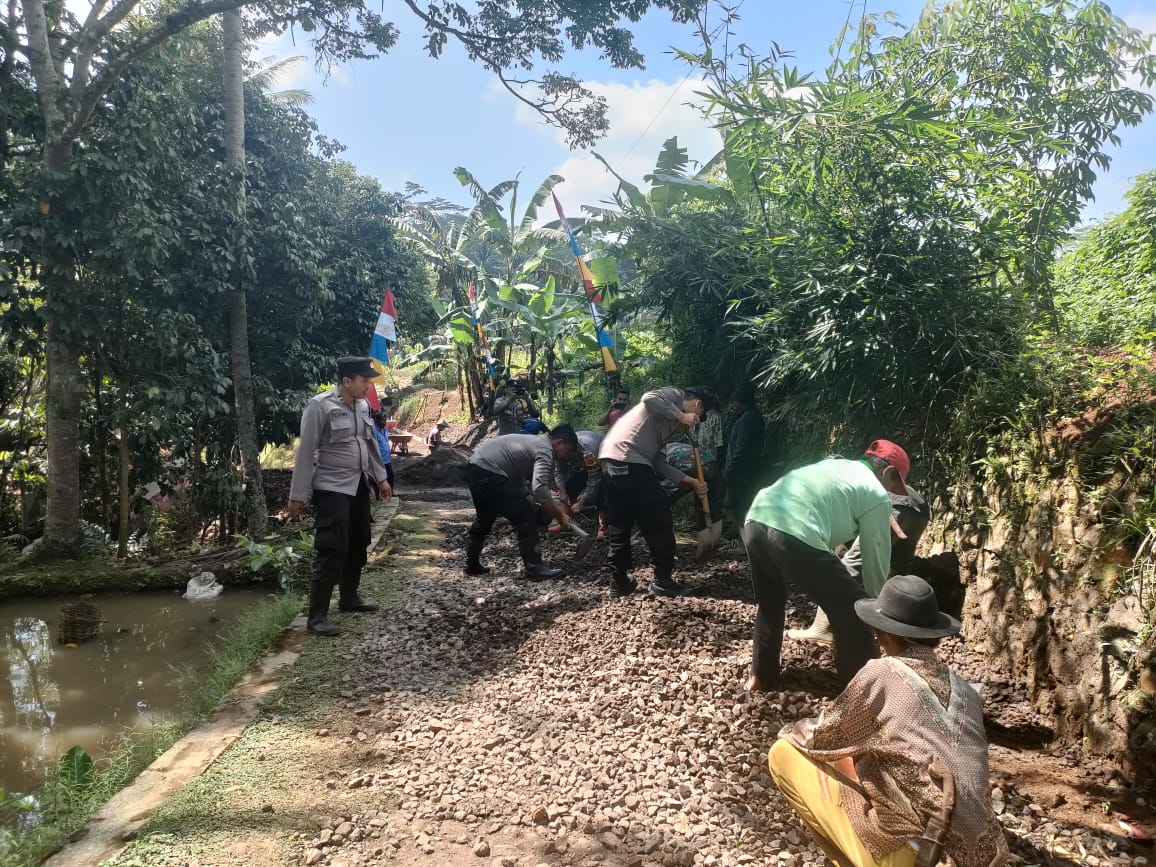 Soliditas TNI-Polri, Polres Ciamis Sukseskan Karya Bakti Kodim 0613/Ciamis Peringatan HUT Kodam III/Siliwangi