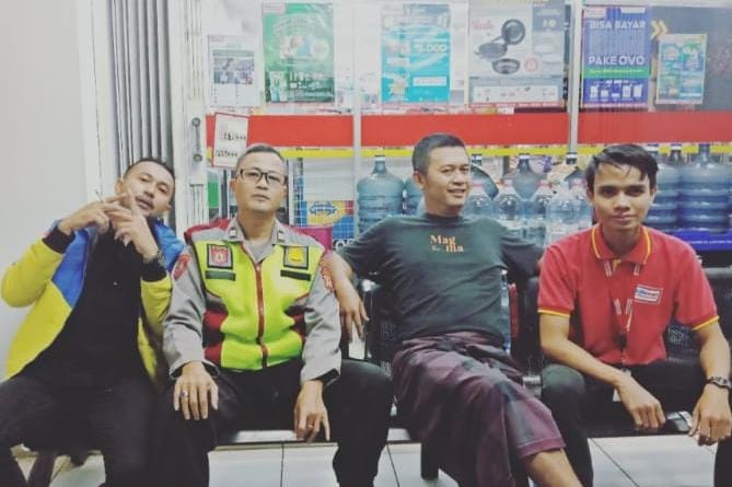 Guna Cipta kondisi, Anggota Polsek Cimaragas Polres Ciamis Polda Jabar Lakukan Patroli Biru KRYD