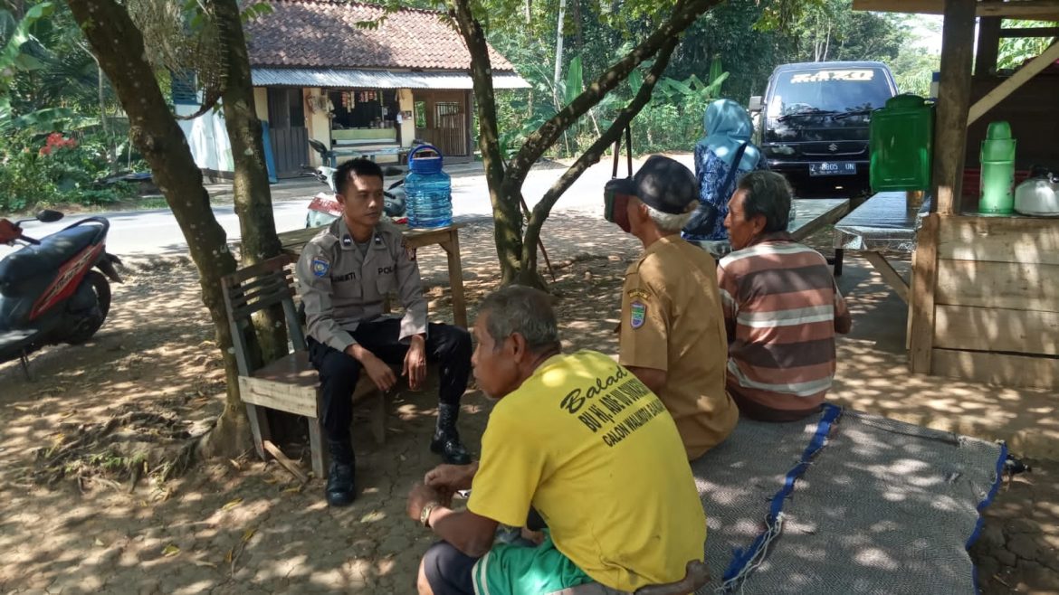 Jaga Kondusifitas Wilayah, Polsek Cisaga Silaturahmi Kamtibmas ke Toma Desa Tanjungjaya
