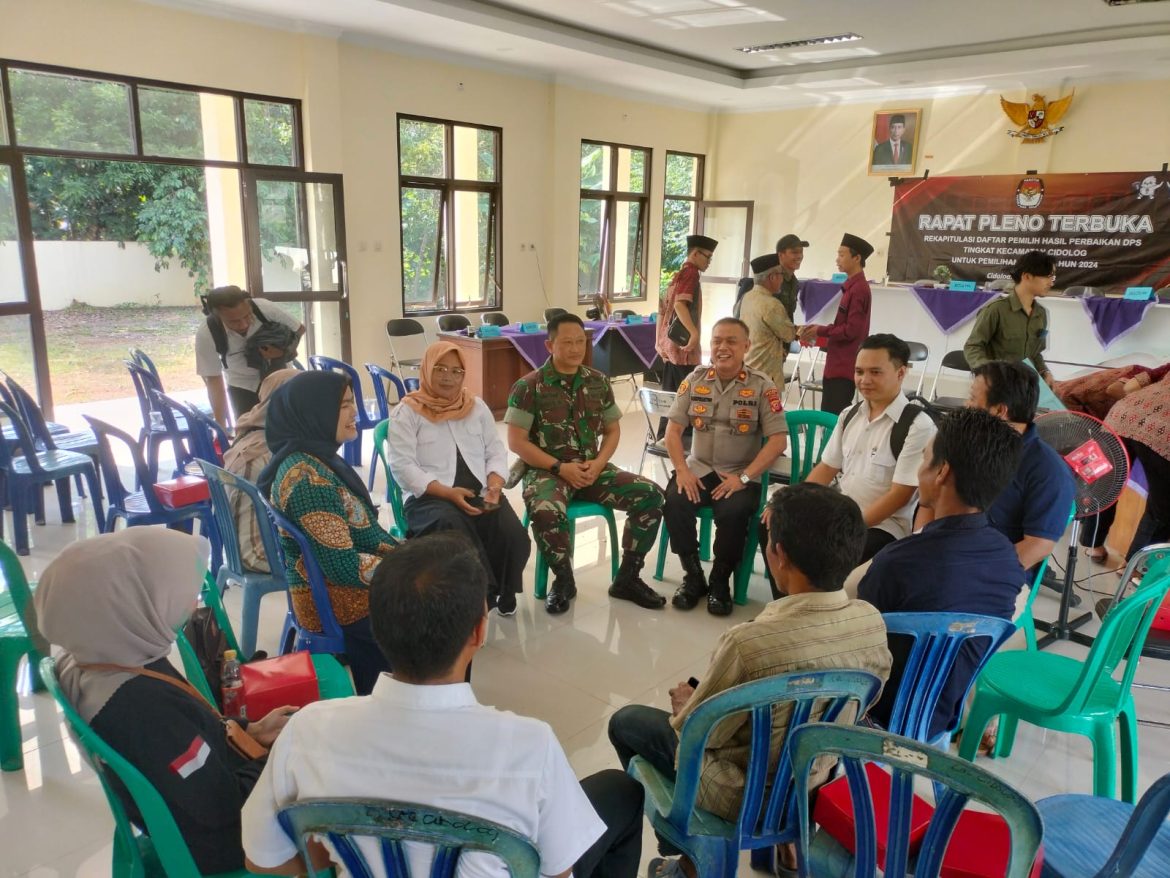 Jumat Curhat, Polsek Cimaragas Silaturahmi Bareng Warga di Kecamatan Cidolog
