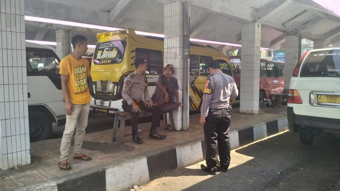 Satuan Samapta Polres Ciamis Patroli Pam Obvit Beri Himbauan Kamtibmas ke Warga