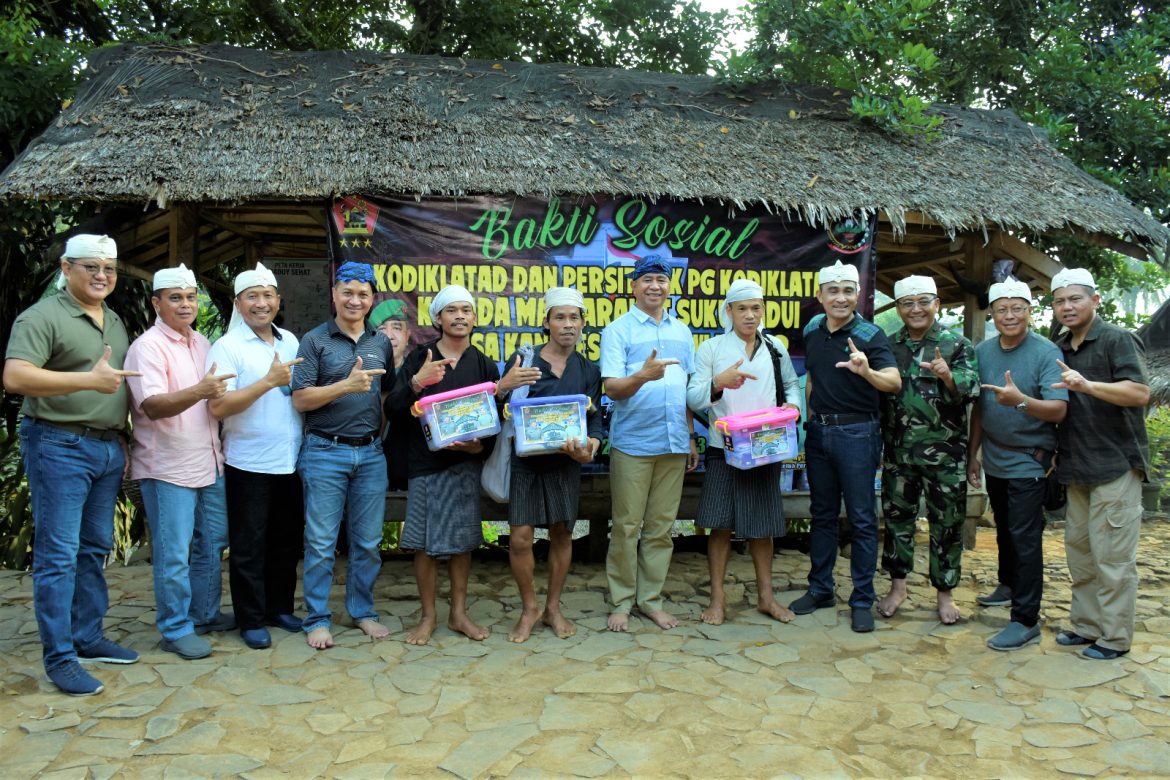 Silaturahmi dan Baksos Kodiklatad Kepada Masyarakat Suku Baduy