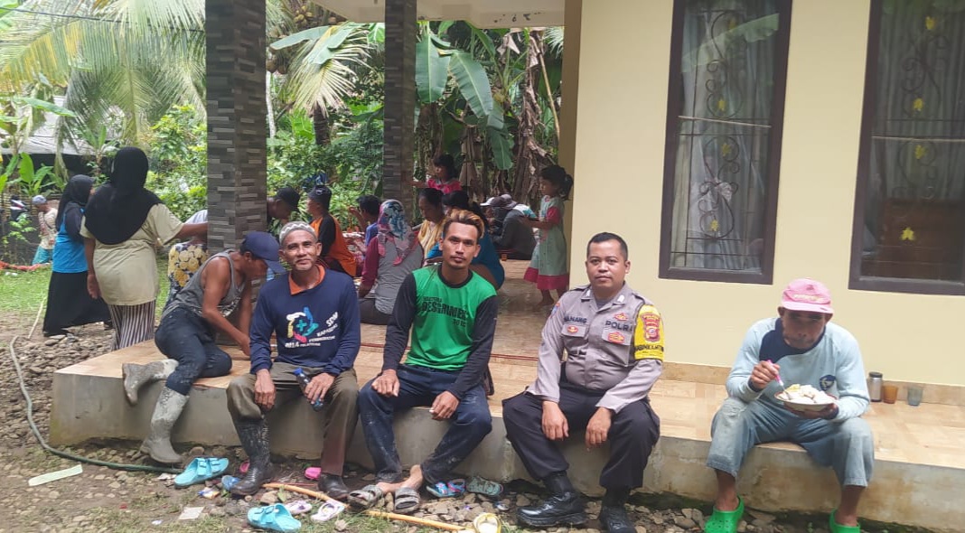 Sukseskan Program Pemerintah, Polsek Sukadana Polres Ciamis Polda Jabar Monitoring FKP di Desa Salakaria