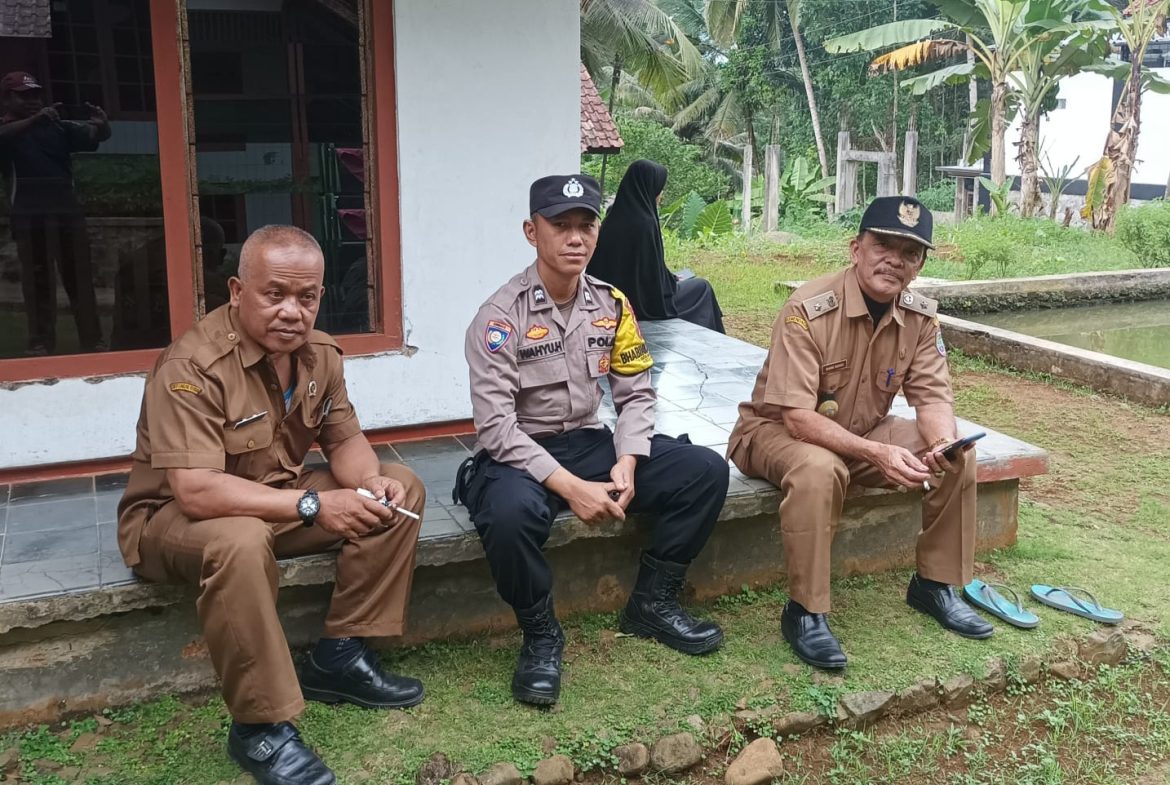 Pelihara Kamtibmas, Bersama Pemdes Sadananya Bhabinkamtibmas Polsek Ciamis Sambangi Warga