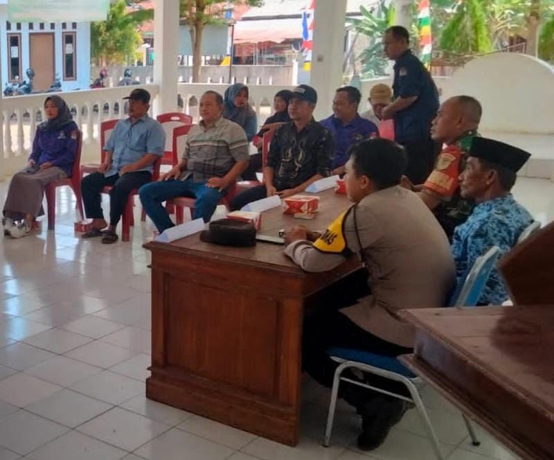Polsek Lakbok Hadiri Rapat Pleno Terbuka DPSHP Akhir untuk Pemilu 2024 di Desa Purwajaya