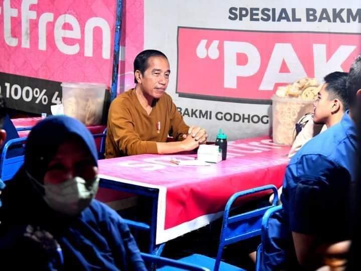 Presiden Jajal Kuliner Bakmi Legendaris di Yogyakarta