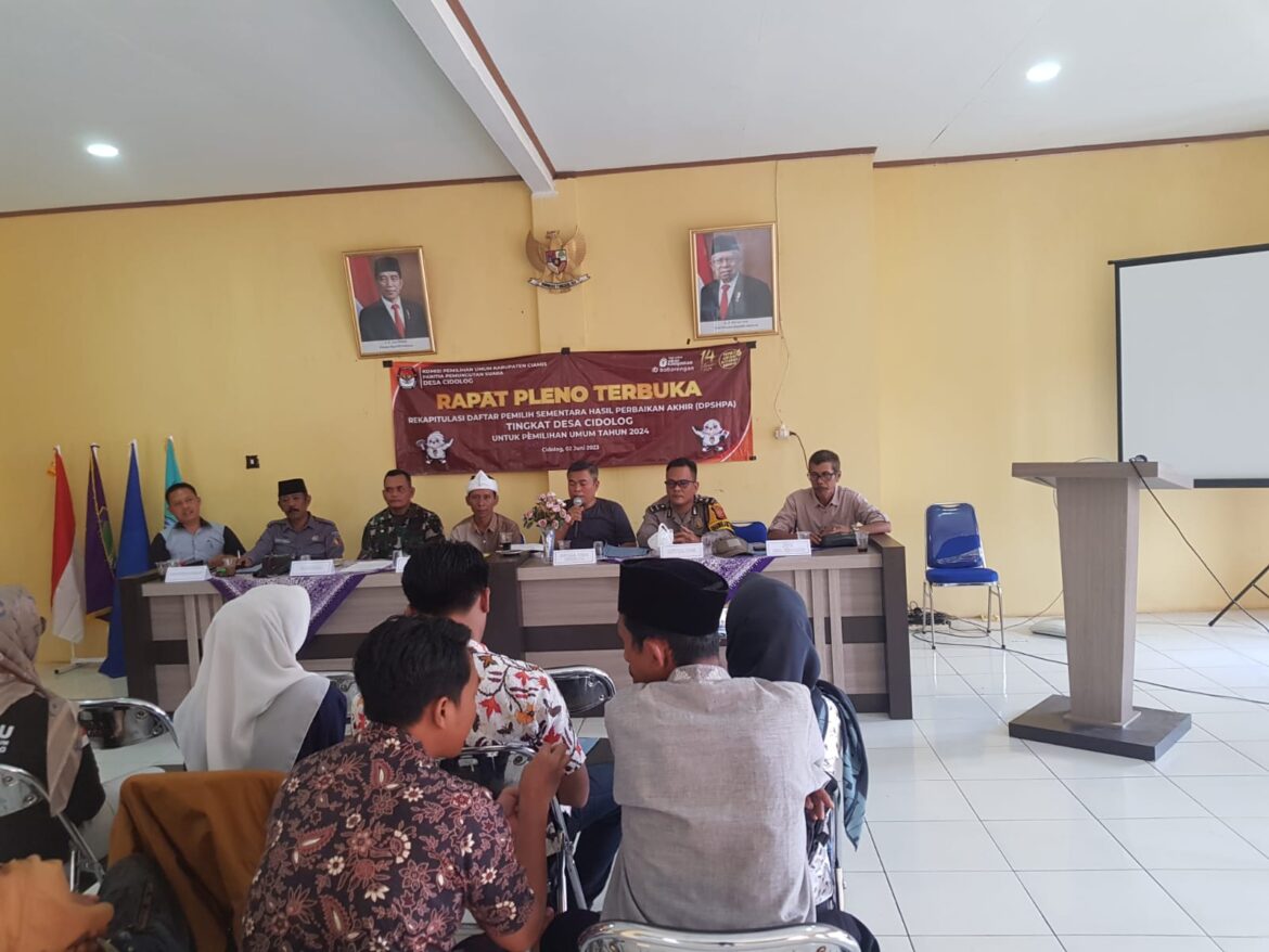 Berikan Rasa Aman, Polsek Cimaragas Polres Ciamis Hadiri Rapat Pleno Terbuka DPSHPA Pemilu 2024 Tingkat Desa Cidolog