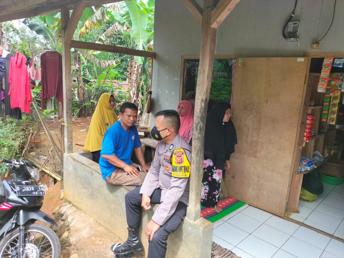 Polsek Panawangan Polres Ciamis Giat Sambang ke Warga Desa Girilaya Beri Himbau Kamtibmas