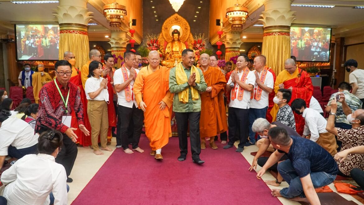 Memperingati Hari Raya Waisak 2567, Pangdam Jaya Kunjungi Wihara Ekayana Arama