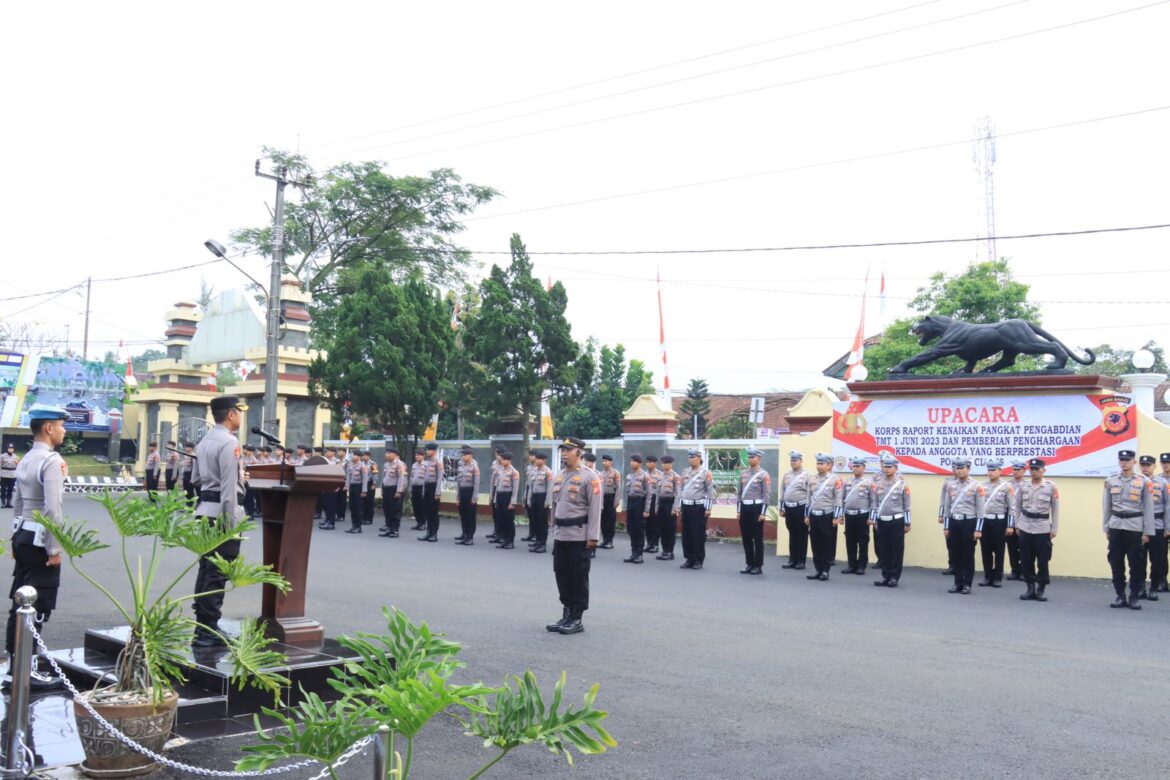 Polres Ciamis Polda Jabar Gelar Korps Raport Pengabdian Dua Anggota Polri